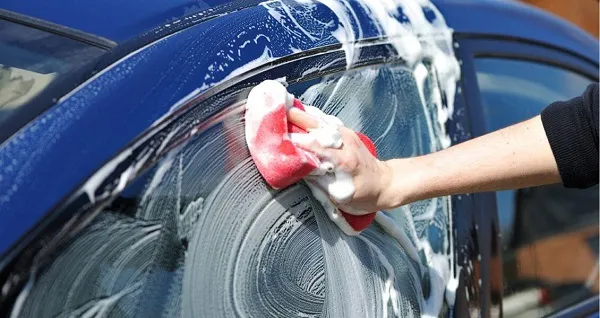 Car wash detailing station