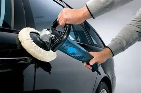 Đánh bóng sơn ô tô có thể làm mỏng sơn xe nếu thực hiện không đúng cách hoặc quá thường xuyên. Tuy nhiên, nếu thực hiện đúng kỹ thuật và không quá lạm dụng, việc đánh bóng chỉ loại bỏ một lớpĐánh bóng sơn ô tô có thể làm mỏng sơn xe nếu thực hiện không đúng cách hoặc quá thường xuyên. Tuy nhiên, nếu thực hiện đúng kỹ thuật và không quá lạm dụng, việc đánh bóng chỉ loại bỏ một lớp rất mỏng, không đáng kể, và không ảnh hưởng đến độ dày cần thiết của sơn xe rất mỏng, không đáng kể, và không ảnh hưởng đến độ dày cần thiết của sơn xe