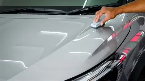 Phủ ceramic là một phương pháp bảo vệ và làm tăng độ bóng của lớp sơn xe ô tô cực kỳ hiệu quả. Chính vì vậy, rất nhiều người đã chọn phủ ceramic cho ô tô ngay từ khi mới mua xe.