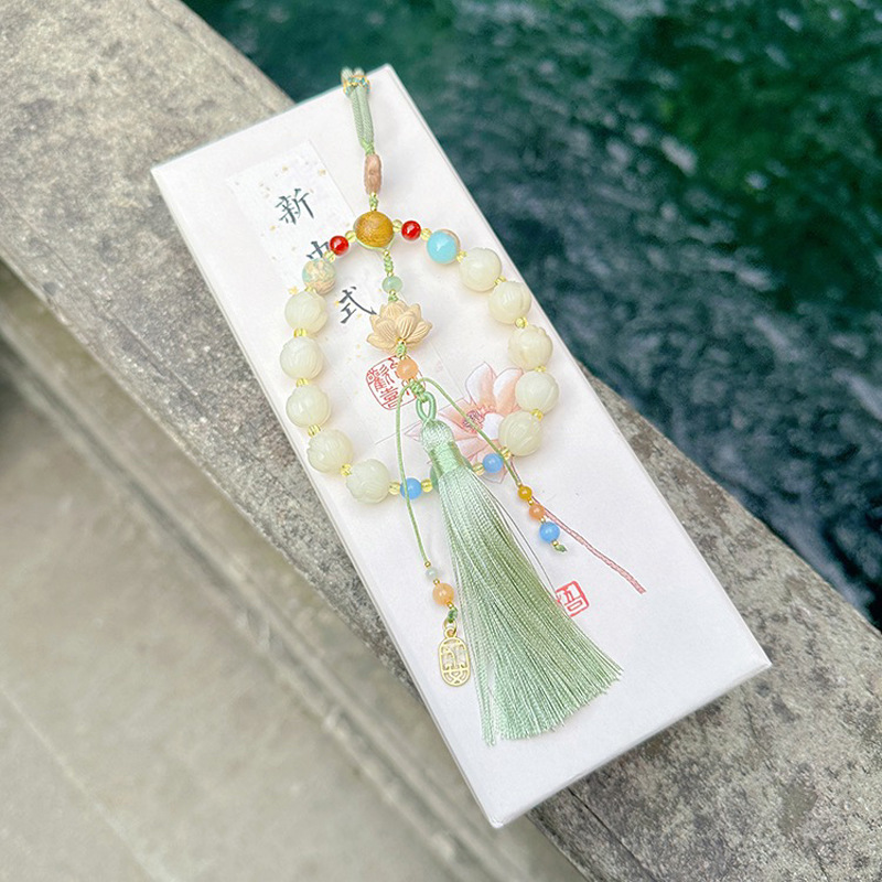 Mặt dây chuyền hoa sen bồ đề trắng