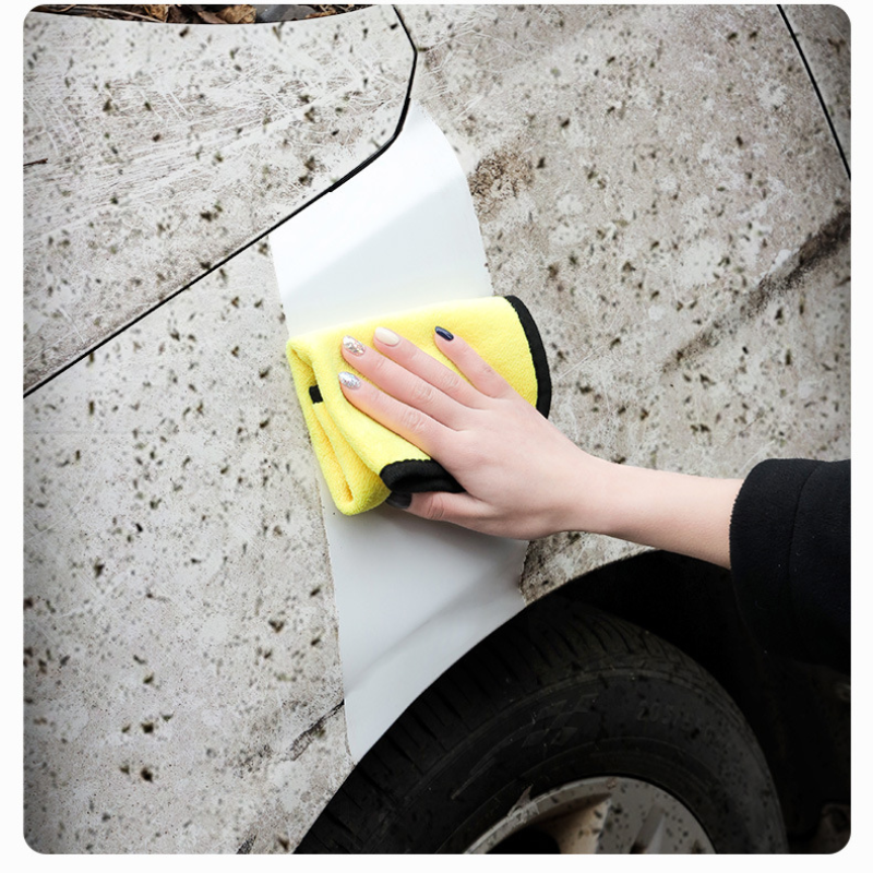 Nước lau kính xe hơi sạch màng dầu