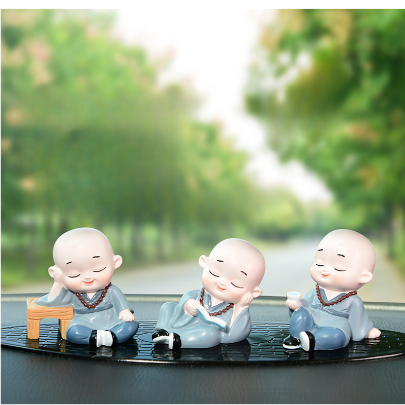 Tượng chú tiểu trang trí sáng tạo