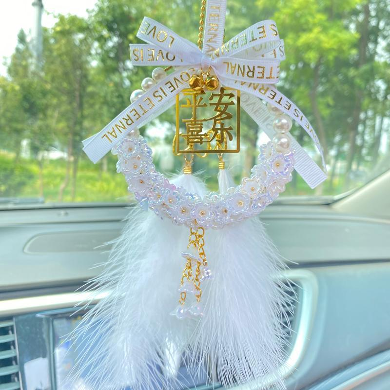 Dây chuyền hoa linh lan lông vũ