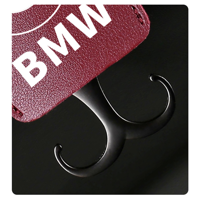 Phụ kiện móc treo ô tô tiện lợi