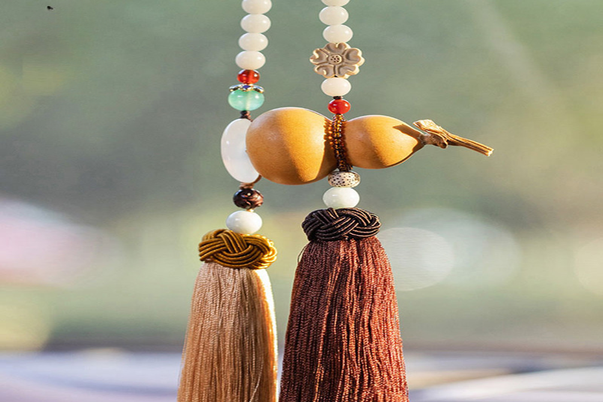 khánh treo phong thủy ô tô