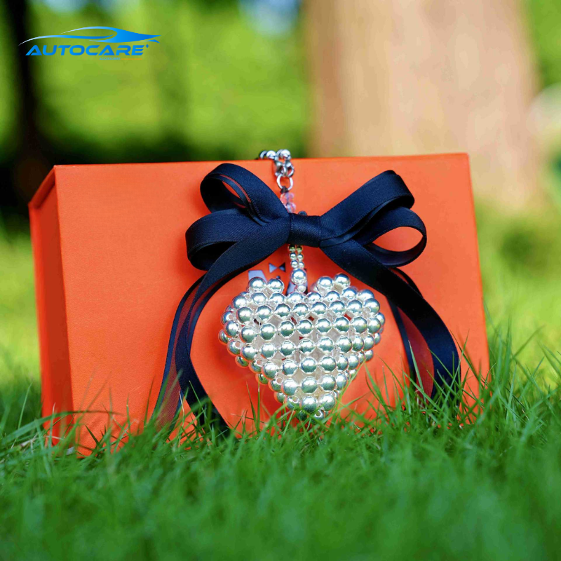 Khánh treo xe ô tô ngọc trai nơ tình yêu sang trọng tinh tế 6 khánh treo xe ô tô quà tặng