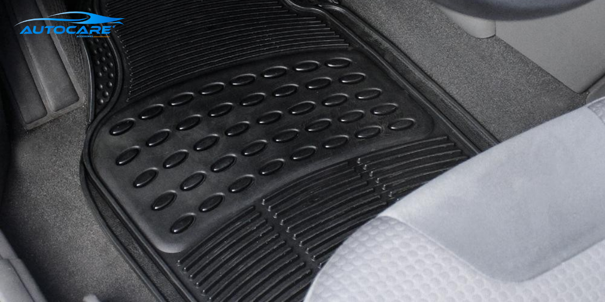 Co nen dung tham lot san o to de bao ve noi that hay khong