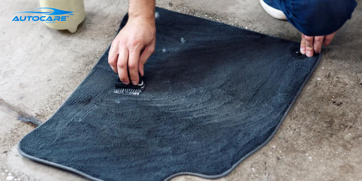 Ve sinh tham lot san o to dung cach giup xe luon sach