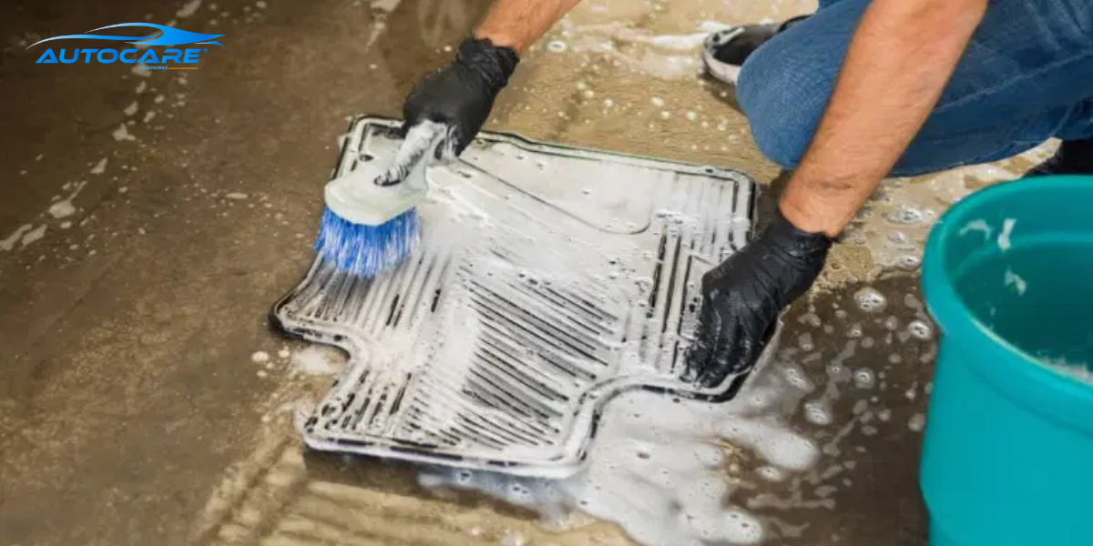 Ve sinh tham lot san o to dung cach khong lam hu