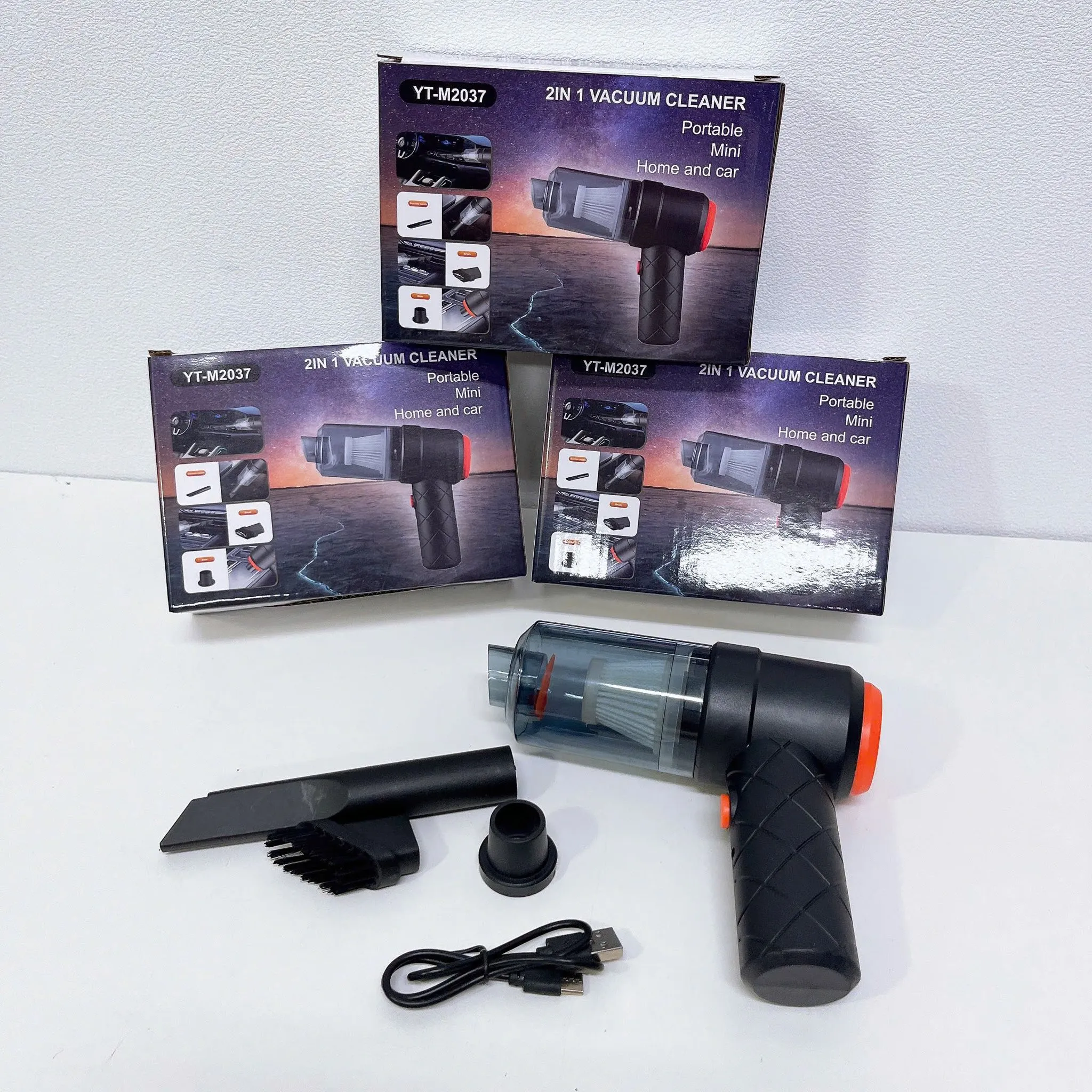 Máy hút bụi ô tô cầm tay nhỏ gọn và tiện lợi