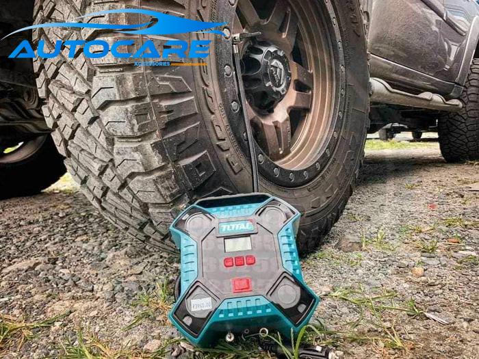 Bơm Lốp Ô Tô Mini Cầm Tay Tiross TS-1681