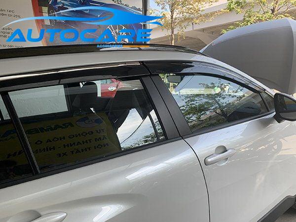 Nên chọn vè che mưa viền inox