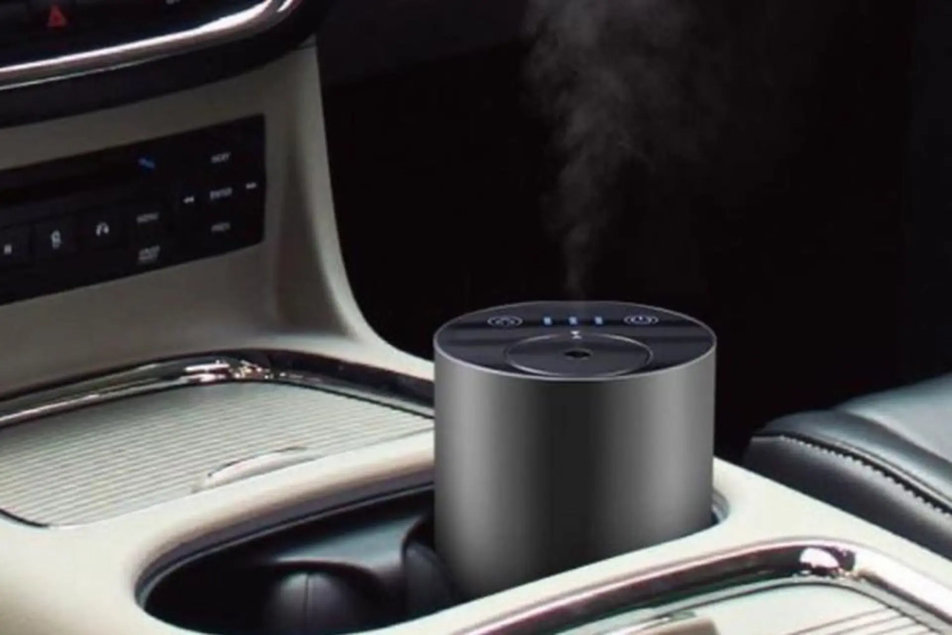 Tóm tắt nhanh cách dùng máy khử mùi ô tô hiệu quả