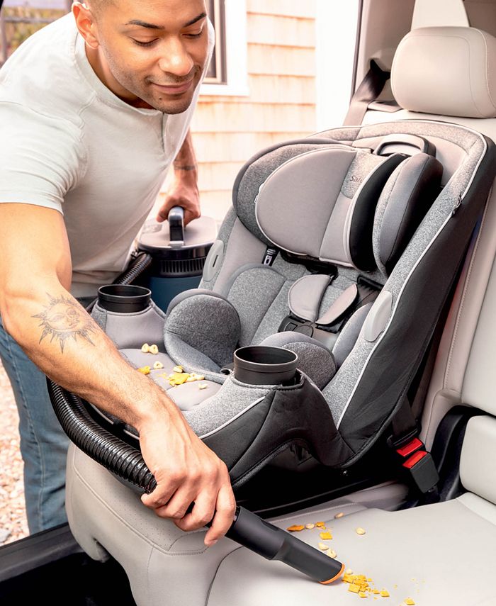 Vấn đề thường gặp khi vệ sinh ghế ô tô cho bé và cách xử lý